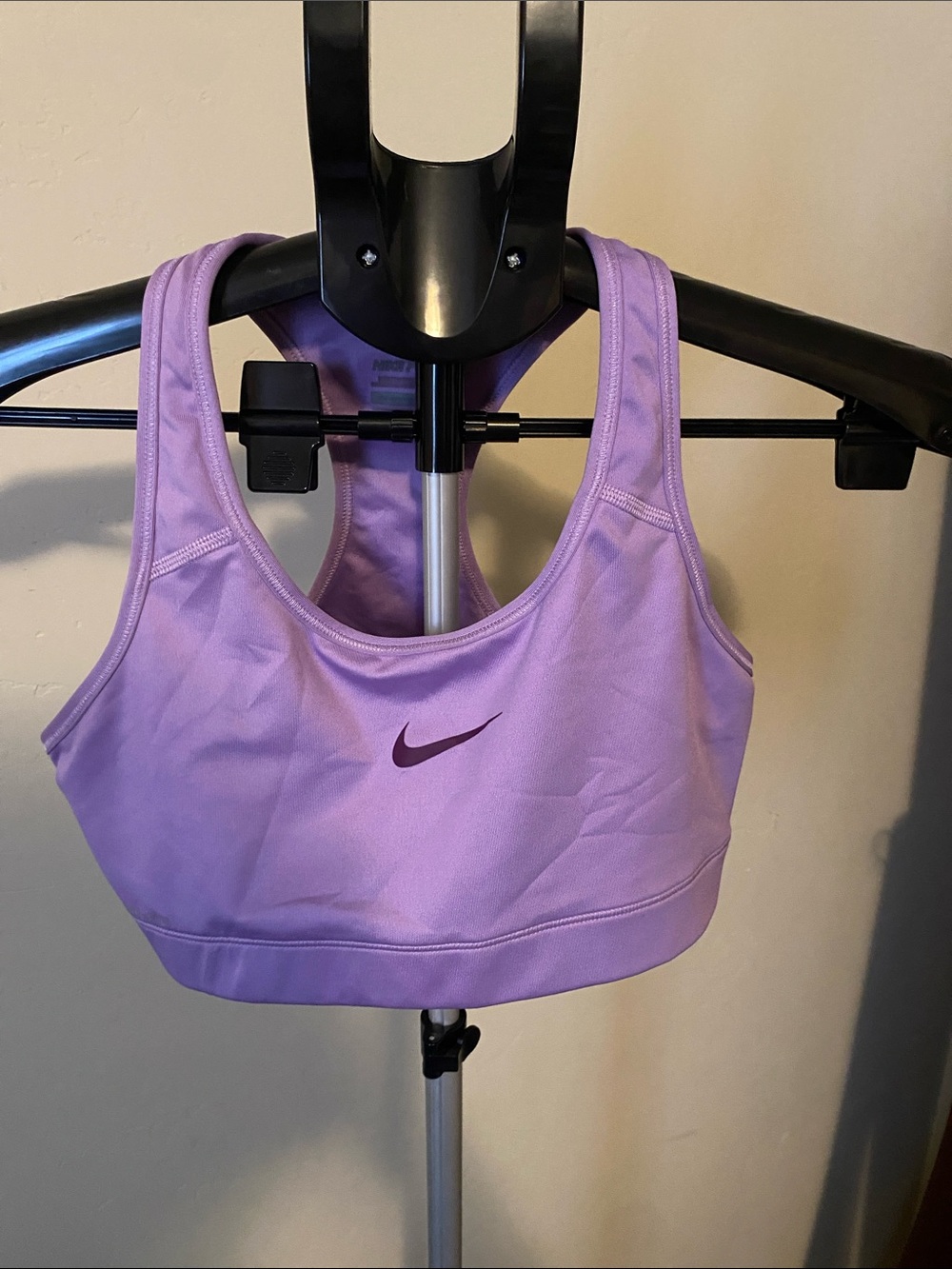 NIKE WOMEN’S PURPLE SPORTS BRA SIZE MEDIUM - Picture 2 of 5